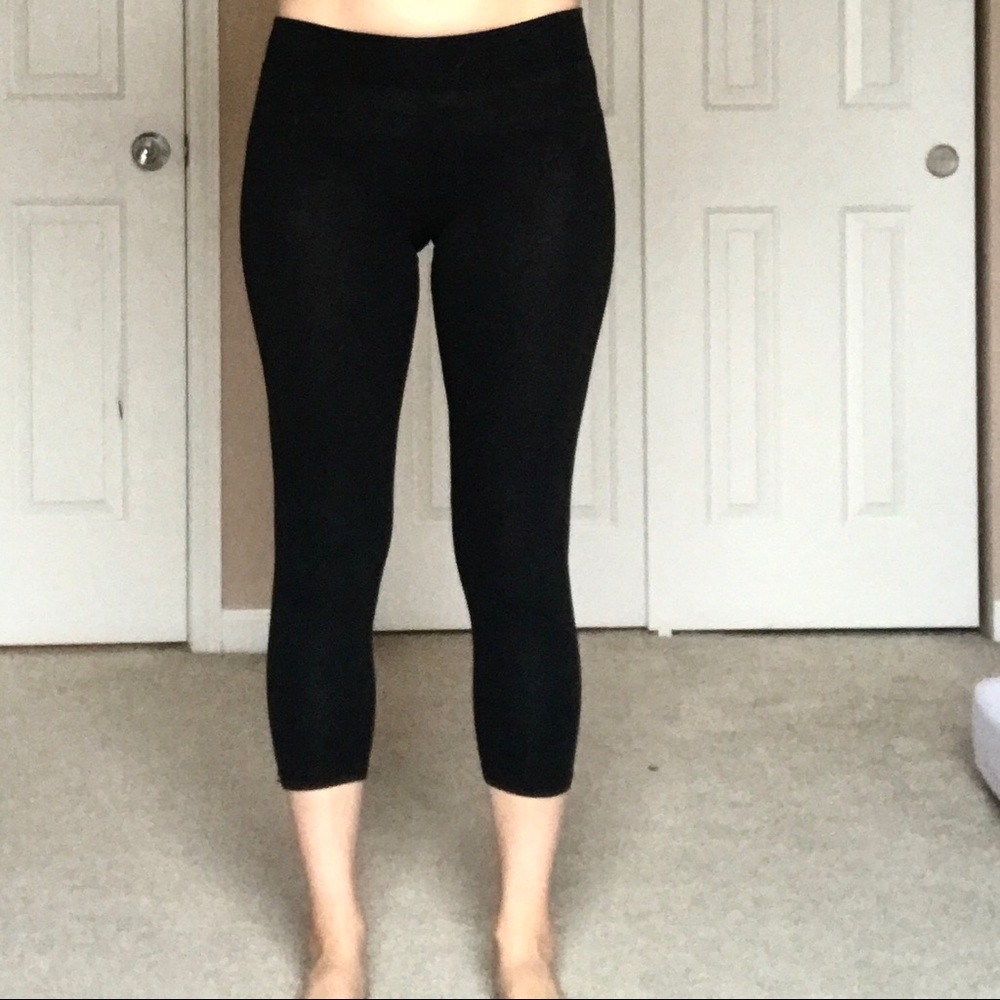 Black mid-calf / Capri length leggings